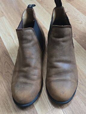 Blundstone Brown Chelsea Heeled Boots